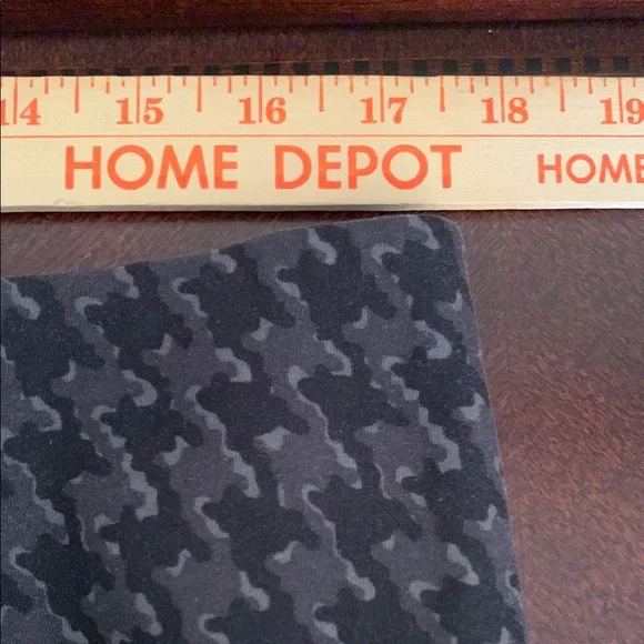 Livi Active Black and Gray Leggings 7/8 length, size 18/20, EUC - Picture 8 of 10